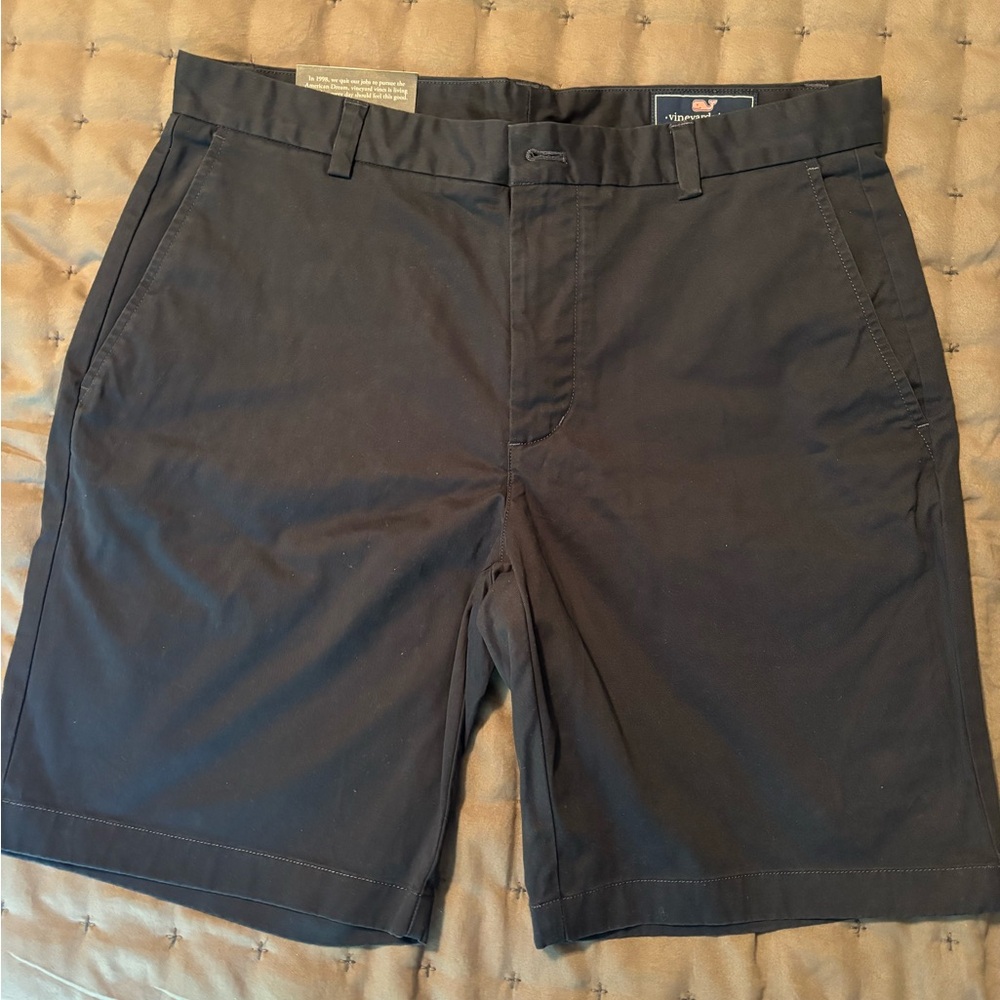 Vineyard Vines Breaker Short 33” waist 9” length